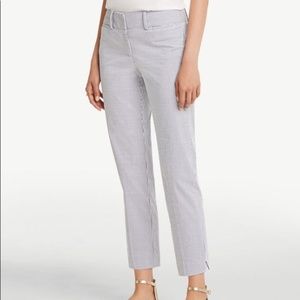 Ann Taylor Seersucker Crop Pants (blue, size 6)